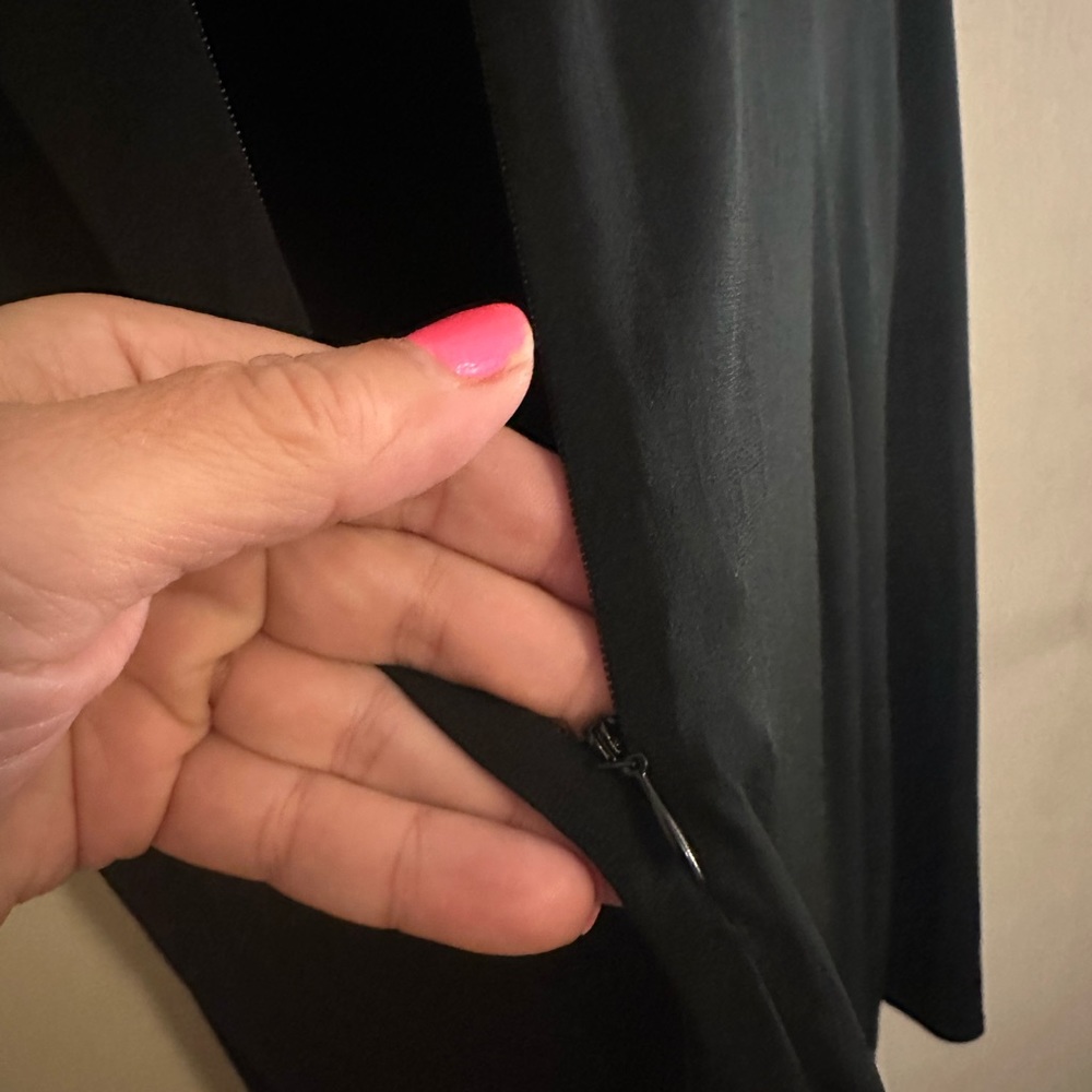 Black stretchy side detail dress - Picture 2 of 5